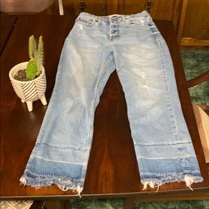 Abercrombie& Fitch Ultra Hi-Rise Straight Jean